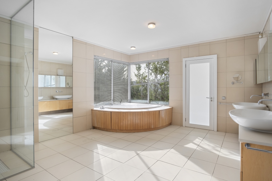 4 Bedroom Property for Sale in Higgovale Western Cape